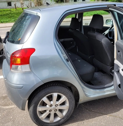 Toyota Yaris cena 13000 przebieg: 235000, rok produkcji 2009 z Poznań małe 211